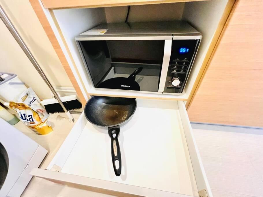 Cozy Spacious 1br 2bed 4pax 200m Bts Phrakhanong, 10min Thonglor Ekkamai Pangsapuri Bangkok