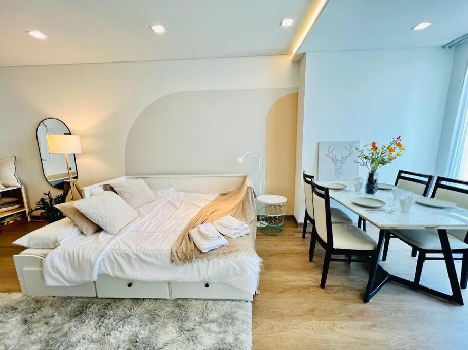 Cozy Spacious 1br 2bed 4pax 200m Bts Phrakhanong, 10min Thonglor Ekkamai Pangsapuri