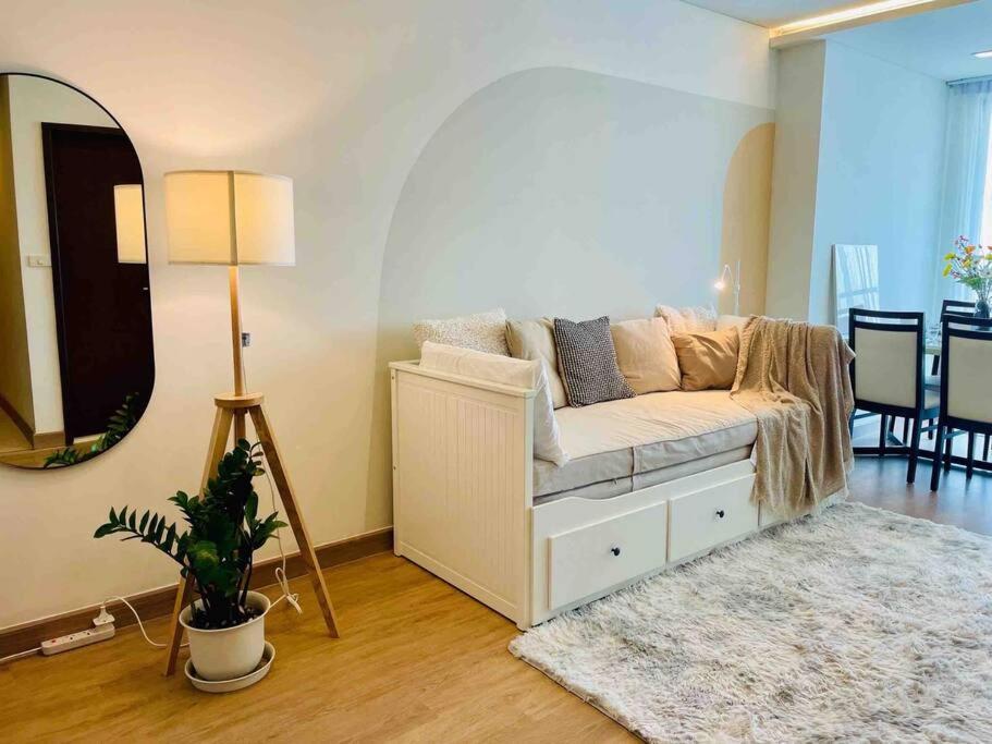 Cozy Spacious 1br 2bed 4pax 200m Bts Phrakhanong, 10min Thonglor Ekkamai Bangkok