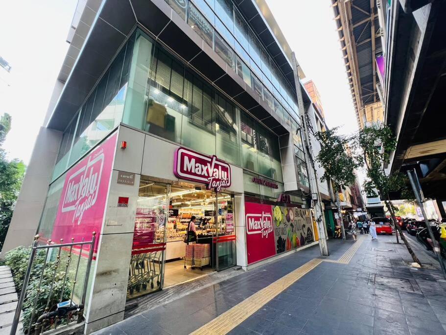 Cozy Spacious 1br 2bed 4pax 200m Bts Phrakhanong, 10min Thonglor Ekkamai Bangkok