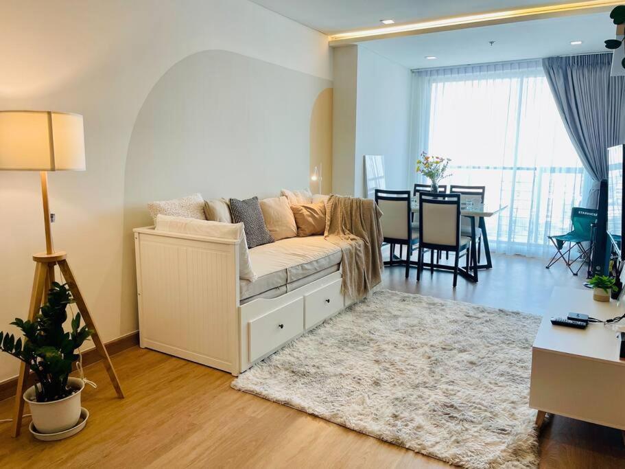 Cozy Spacious 1br 2bed 4pax 200m Bts Phrakhanong, 10min Thonglor Ekkamai Pangsapuri Bangkok