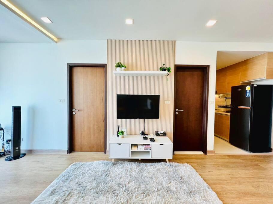 Cozy Spacious 1br 2bed 4pax 200m Bts Phrakhanong, 10min Thonglor Ekkamai Bangkok