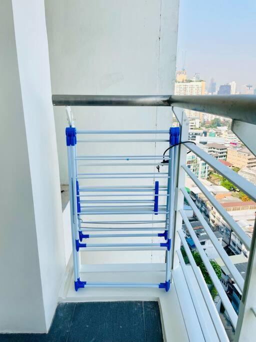 Cozy Spacious 1br 2bed 4pax 200m Bts Phrakhanong, 10min Thonglor Ekkamai Pangsapuri Bangkok